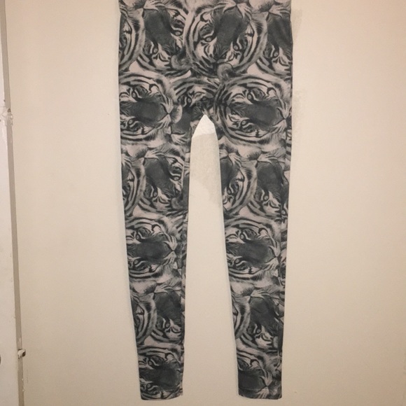 Black & white tiger stretchy leggings - Picture 1 of 3